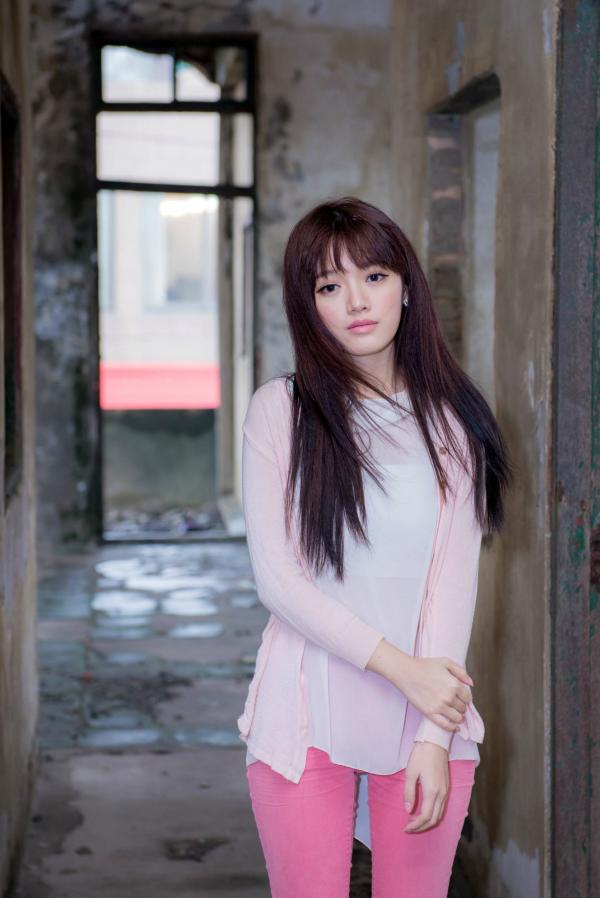    台湾美女林岗怡Didy《粉色少女》户外写真，青春甜美笑容清新治愈，邻家少女灵动私房照第14张图片