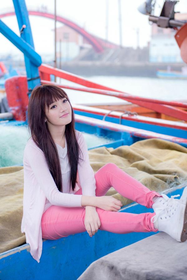    台湾美女林岗怡Didy《粉色少女》户外写真，青春甜美笑容清新治愈，邻家少女灵动私房照第32张图片