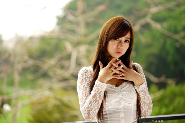    台湾正妹张芸菁：东海大学二校区唯美写真，优雅OL制服展现清新动人气质第64张图片