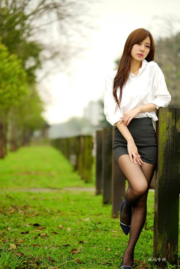    台湾正妹张芸菁：东海大学二校区唯美写真，优雅OL制服展现清新动人气质第124张图片