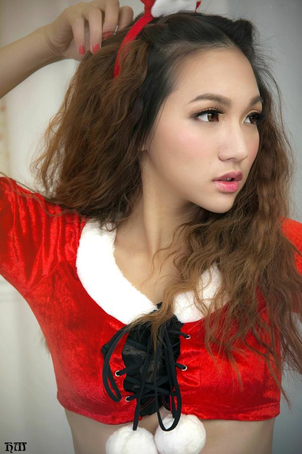    台湾正妹郭媖、晓希、萱萱《圣诞节棚拍》精选写真，清凉圣诞装制服诱惑，火辣身材绝美展示第14张图片