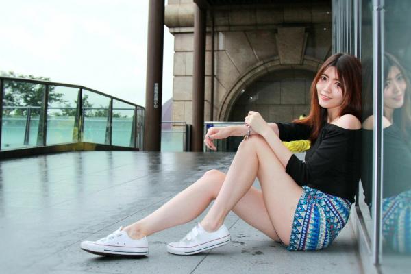    台湾正妹_ Brindy薛薛《板橋外拍》时尚街拍写真，演绎都市清纯邻家女神范儿[67P]第28张图片