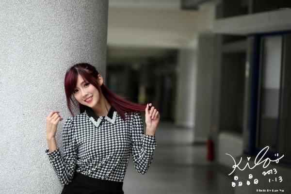    台湾正妹廖挺伶Kila晶晶街拍写真：黑白千鸟格上衣短裙长靴，尽显甜美优雅气质第45张图片