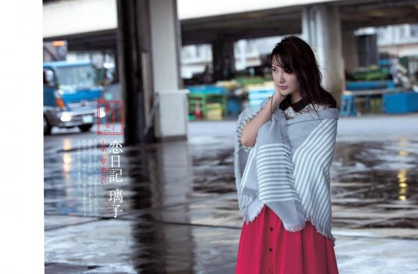    FLASH杂志写真集：柳ゆり菜、長瀬麻美等五大尤物联袂出演，私房居家与泳装大尺度火辣诱惑，日本顶级写真盛宴[14P]第12张图片