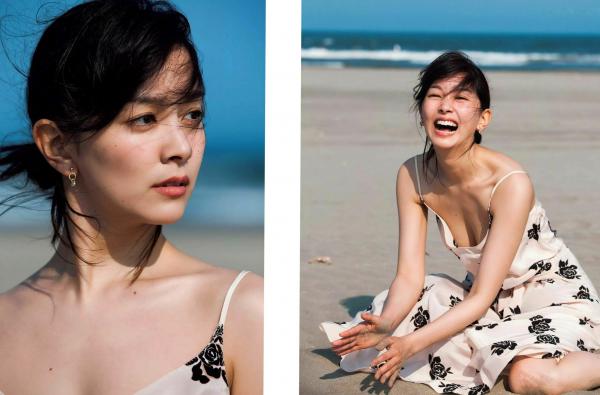    FLASH杂志写真：新内眞衣、石桥杏奈、多田爱佳等女神大集合，夏日泳装、私房与户外随拍，展现魅力多变的灵动瞬间第3张图片