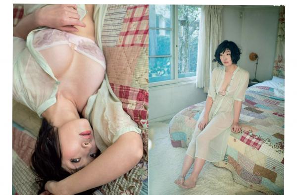    FLASH杂志写真：入山杏奈、川村エミコ等多位当红女神私房内衣大片，性感曲线魅力释放 2017.05.02 精选辑第8张图片