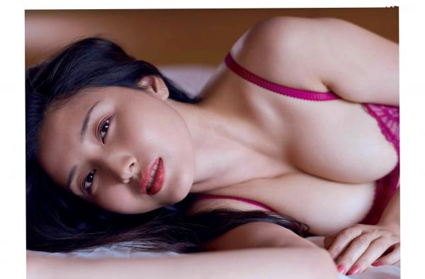    FLASH杂志写真：桥本爱实、本乡杏奈、卫藤美彩海边比基尼与居家私房诱惑第9张图片