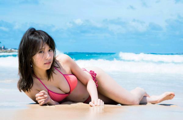    FLASH杂志写真：桥本爱实、本乡杏奈、卫藤美彩海边比基尼与居家私房诱惑第15张图片