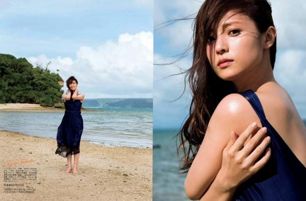    FLASH杂志写真：宫胁咲良、深田恭子、菊地美香等女神合集，涵盖大尺度私房与清新沙滩美拍第4张图片