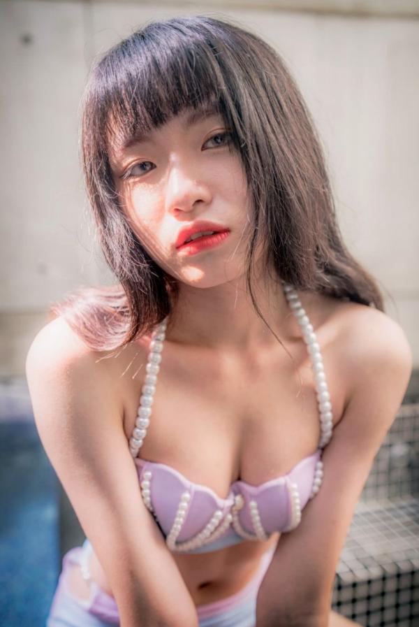    台湾清纯萝莉私房街拍写真套图，大胆演绎都市胶片质感与纯美诱惑，54P高清无圣光视频精选第8张图片