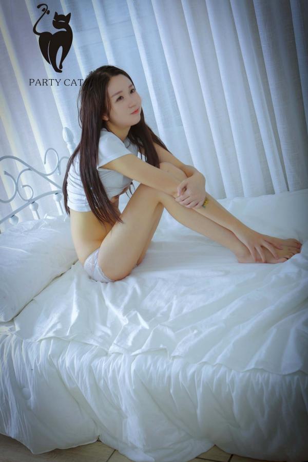    特刊：轰趴猫新年特刊 私房写真大尺度诱惑 纯欲女神极致白嫩出镜第6张图片