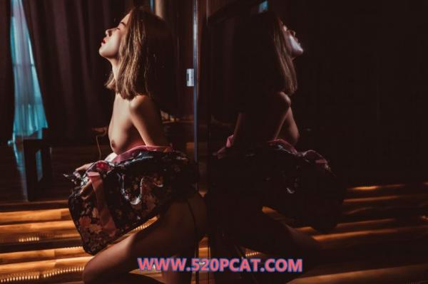    [PARTYCAT]轰趴猫小洁私房艺术照无圣光大尺度室内唯美光影写真套图[76P]第21张图片