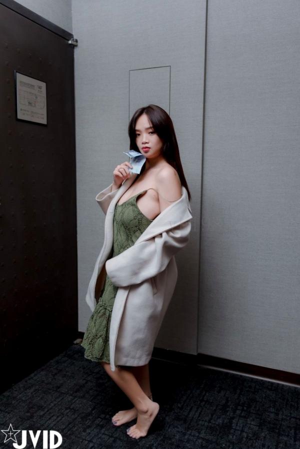    JVID写真：火辣巨乳女房东角色扮演，私房诱惑大尺度系列套图与视频第8张图片