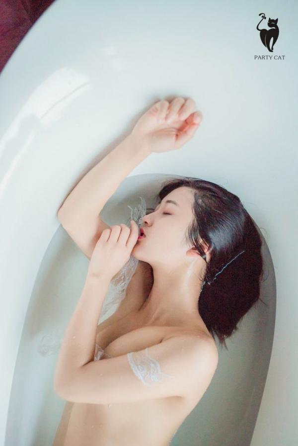    [PARTYCAT]轰趴猫特刊玉女浴室私房写真，清新清纯蕾丝诱惑大尺度套图[37P]第36张图片
