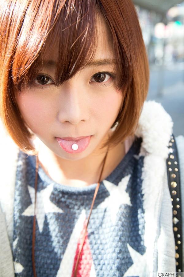 紗倉まな 纱仓真菜  Graphis 紗倉まな SPRING SPECIAL 2016 写真集：清纯街拍与性感诱惑内衣系列第16张图片