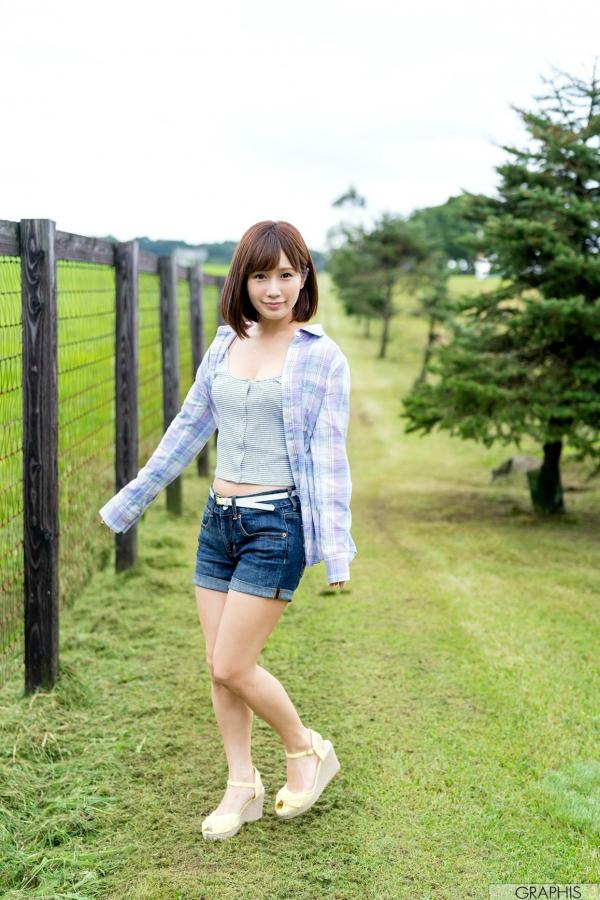 小島みなみ 小岛南  Graphis_小島みなみ(小岛南)《Happiness》私房居家补妆性感女神写真集第3张图片