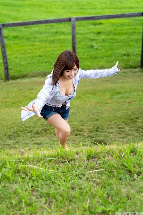 小島みなみ 小岛南  Graphis_小島みなみ(小岛南)《Happiness》私房居家补妆性感女神写真集第7张图片