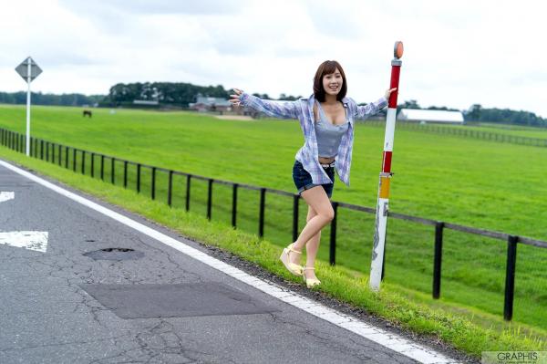 小島みなみ 小岛南  Graphis_小島みなみ(小岛南)《Happiness》私房居家补妆性感女神写真集第8张图片