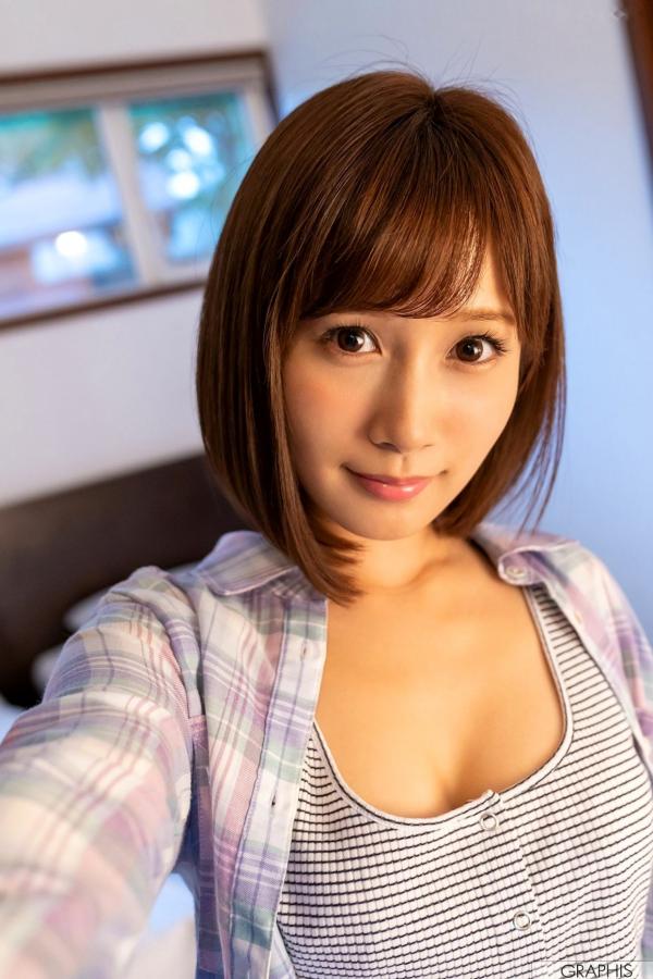 小島みなみ 小岛南  Graphis_小島みなみ(小岛南)《Happiness》私房居家补妆性感女神写真集第13张图片