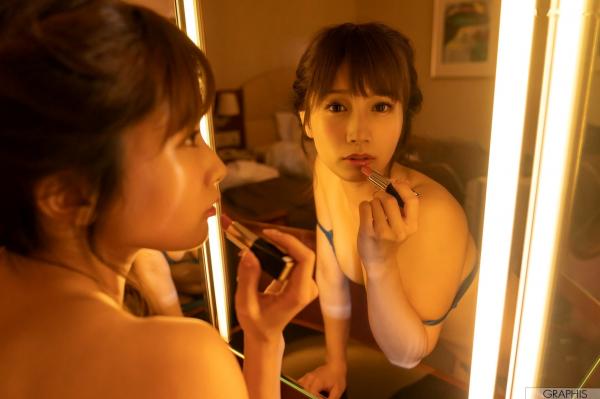 小島みなみ 小岛南  Graphis_小島みなみ(小岛南)《Happiness》私房居家补妆性感女神写真集第42张图片
