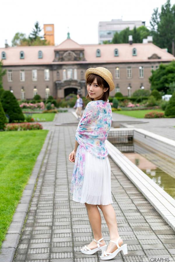 小島みなみ 小岛南  Graphis_小島みなみ(小岛南)《Happiness》私房居家补妆性感女神写真集第44张图片