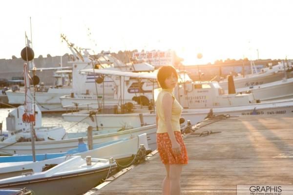 奥田咲 奥田咲  Graphis奥田咲《Bloom》清纯居家私房唯美写真，灵动双眸与诱惑曲线尽显迷人气质第4张图片