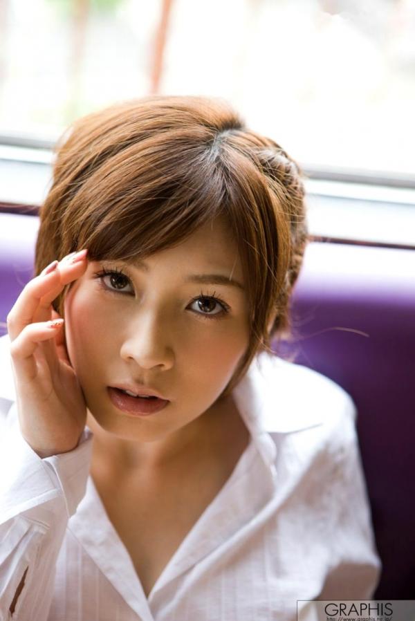 奥田咲 奥田咲  Graphis奥田咲《Bloom》清纯居家私房唯美写真，灵动双眸与诱惑曲线尽显迷人气质第13张图片