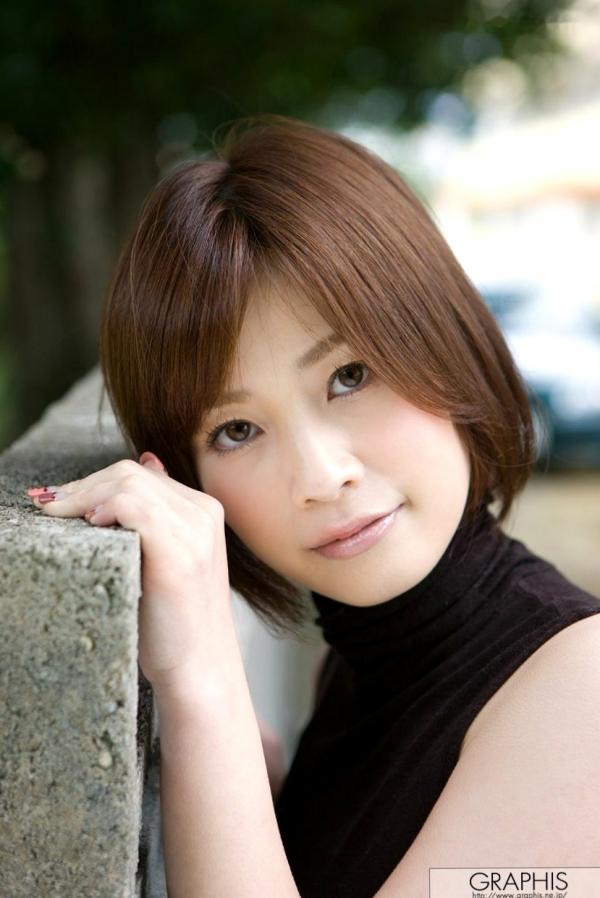 奥田咲 奥田咲  Graphis奥田咲《Bloom》清纯居家私房唯美写真，灵动双眸与诱惑曲线尽显迷人气质第29张图片