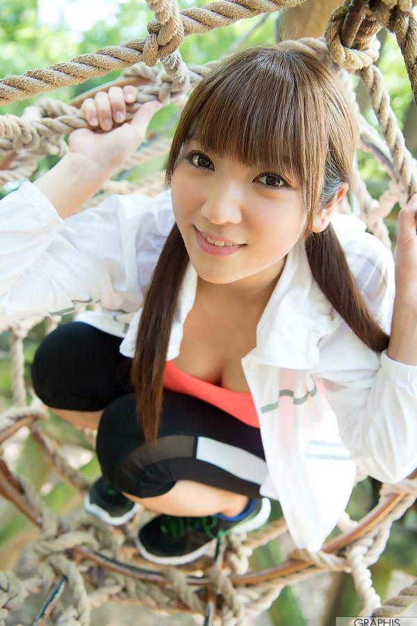 神咲詩織 神咲诗织  Graphis系列：神咲詩織 Shiori Kamisaki 活力户外运动装与居家私房内衣大尺度写真精选第1张图片