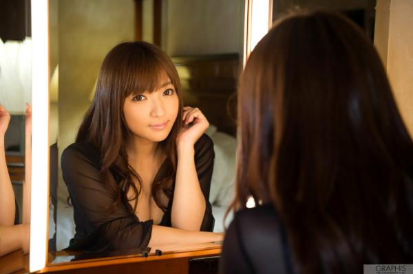 神咲詩織 神咲诗织  Graphis系列：神咲詩織 Shiori Kamisaki 活力户外运动装与居家私房内衣大尺度写真精选第11张图片
