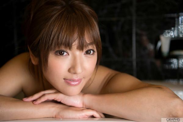 神咲詩織 神咲诗织  Graphis系列：神咲詩織 Shiori Kamisaki 活力户外运动装与居家私房内衣大尺度写真精选第14张图片