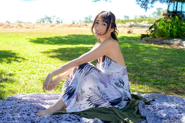 JULIA 京香  Graphis Special - JULIA《The Cool Beauty》日本女神高挑冷艳唯美私房街拍写真合集第1张图片