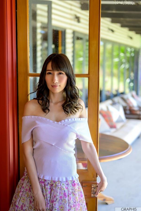 JULIA 京香  Graphis Special - JULIA《The Cool Beauty》日本女神高挑冷艳唯美私房街拍写真合集第5张图片
