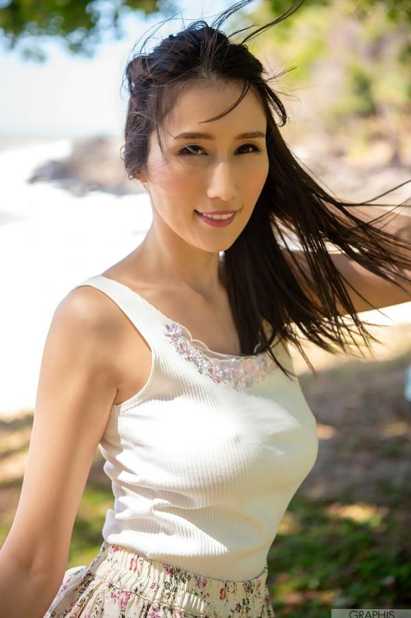 JULIA 京香  Graphis Special - JULIA《The Cool Beauty》日本女神高挑冷艳唯美私房街拍写真合集第15张图片