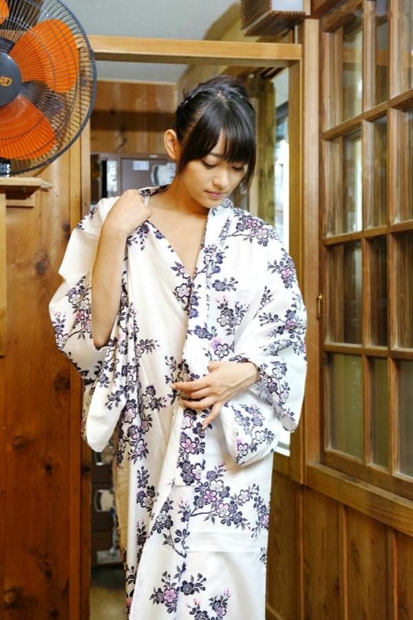 西野翔 西野翔  PB写真集_西野翔《秘宝館 ギリ見せ☆》- 温泉比基尼、唯美和服、职场修身装艺术写真第34张图片