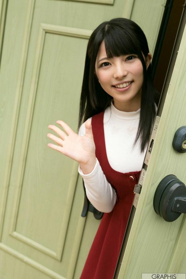 上原亜衣 上原亚衣  Graphis上原亜衣写真集：清纯校服美少女的诱惑演绎，展现制服下的极致甜美第1张图片