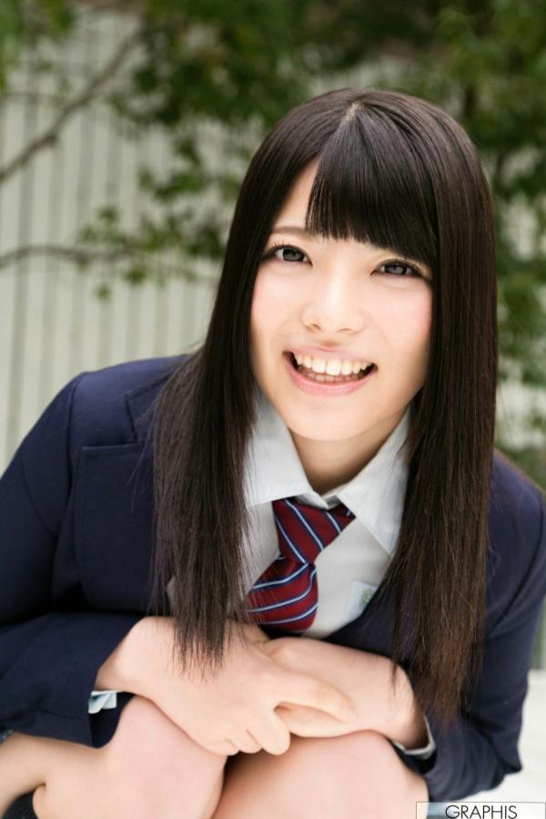 上原亜衣 上原亚衣  Graphis上原亜衣写真集：清纯校服美少女的诱惑演绎，展现制服下的极致甜美第9张图片