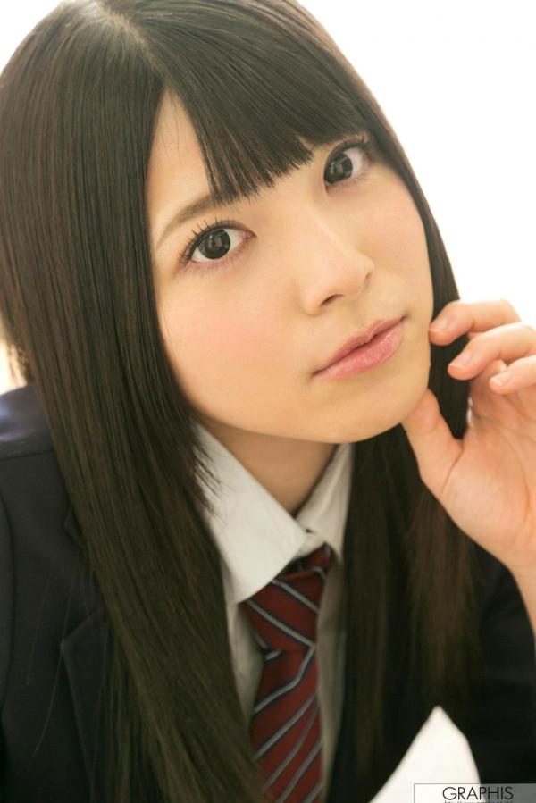 上原亜衣 上原亚衣  Graphis上原亜衣写真集：清纯校服美少女的诱惑演绎，展现制服下的极致甜美第12张图片