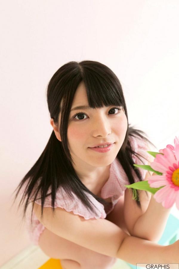 上原亜衣 上原亚衣  Graphis上原亜衣写真集：清纯校服美少女的诱惑演绎，展现制服下的极致甜美第20张图片