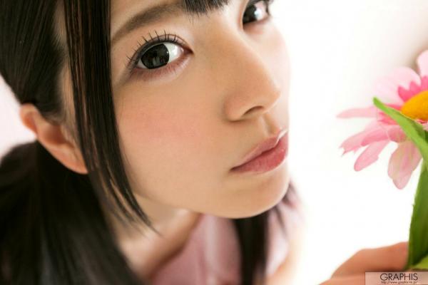 上原亜衣 上原亚衣  Graphis上原亜衣写真集：清纯校服美少女的诱惑演绎，展现制服下的极致甜美第21张图片