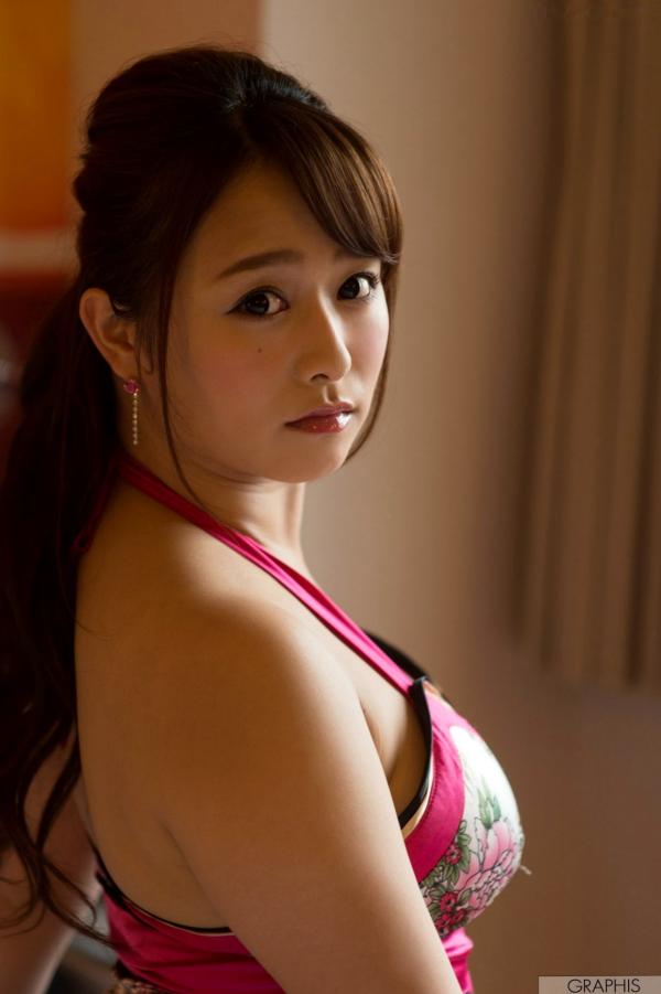 白石茉莉奈 白石茉莉奈  Graphis系列：白石茉莉奈《Primary Colors》旗袍写真，户外巷弄与居家私房双重风情，性感女神完美演绎！第27张图片