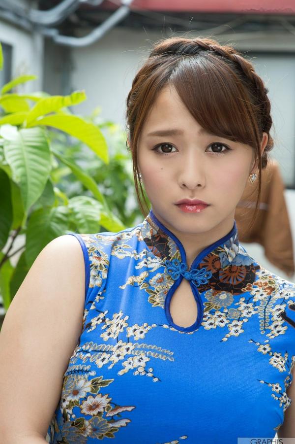 白石茉莉奈 白石茉莉奈  Graphis系列：白石茉莉奈《Primary Colors》旗袍写真，户外巷弄与居家私房双重风情，性感女神完美演绎！第34张图片