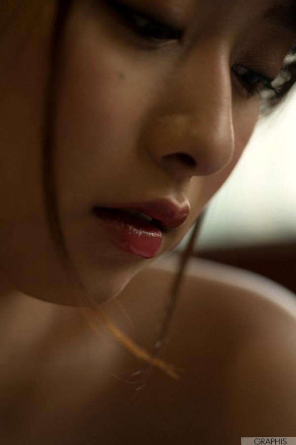 白石茉莉奈 白石茉莉奈  Graphis系列：白石茉莉奈《Primary Colors》旗袍写真，户外巷弄与居家私房双重风情，性感女神完美演绎！第39张图片