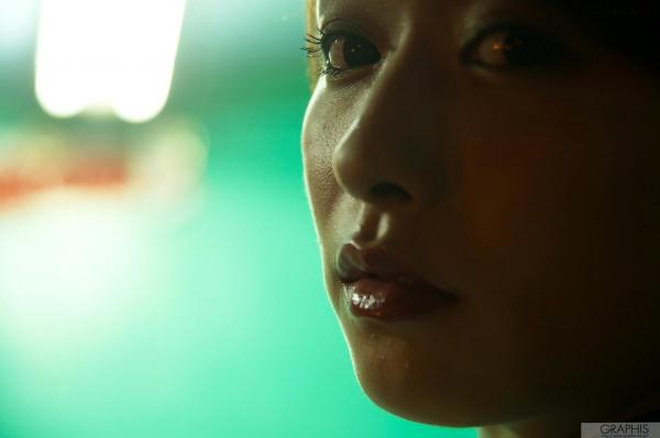 白石茉莉奈 白石茉莉奈  Graphis系列：白石茉莉奈《Primary Colors》旗袍写真，户外巷弄与居家私房双重风情，性感女神完美演绎！第51张图片