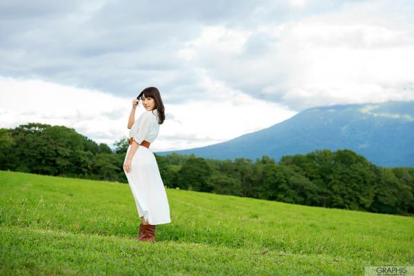 あやみ旬果 彩美旬果  Graphis_あやみ旬果《Beautiful Body》Gals户外写真集 [57P] 清纯颜值与热辣身材魅力呈现第8张图片