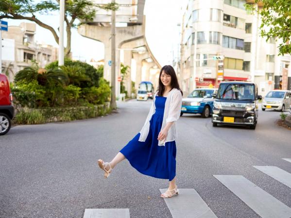 鈴村あいり 铃村爱里  鈴村あいり(AIRI)街头清新日常与私房黑丝诱惑写真集第12张图片