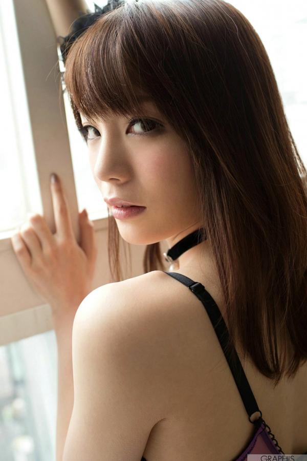 鈴村あいり 铃村爱里  Graphis写真：铃村爱里《Quietly》清新甜美与性感蕾丝内衣诱惑美臀写真集第17张图片