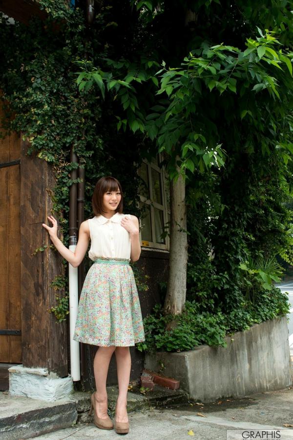鈴村あいり 铃村爱里  铃村爱里(Suzumura Airi)Graphis写真《Erotic Expression》紫色丝绸吊带与纯美衬衫风格大赏第1张图片