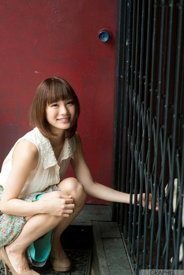 鈴村あいり 铃村爱里  铃村爱里(Suzumura Airi)Graphis写真《Erotic Expression》紫色丝绸吊带与纯美衬衫风格大赏第6张图片