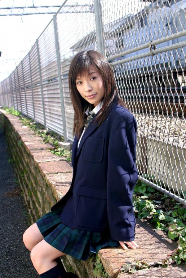 かすみ果穂 香澄果穗  Graphis_佳澄果穗(Kasumi Kaho) 邻家学妹校服诱惑与极致内衣 写真集[16P]第1张图片